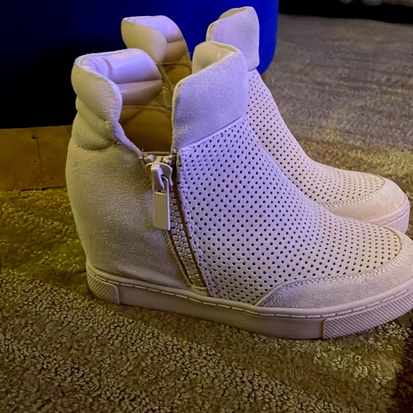 Steve Madden suede 6.5B wedge booties - Picture 2 of 7